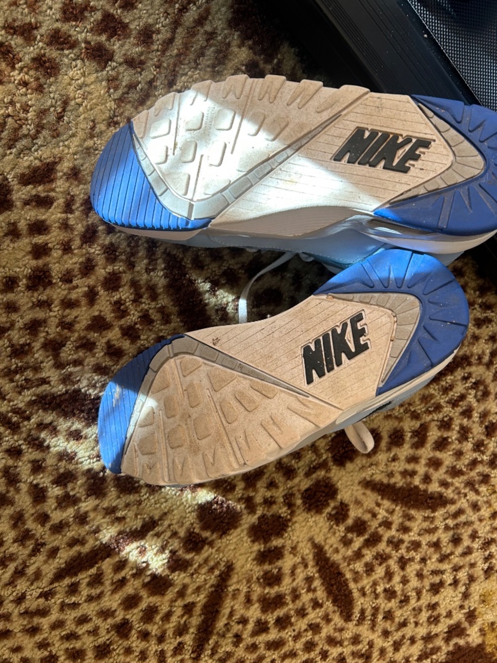 Used sneakers - Picture 4 of 4